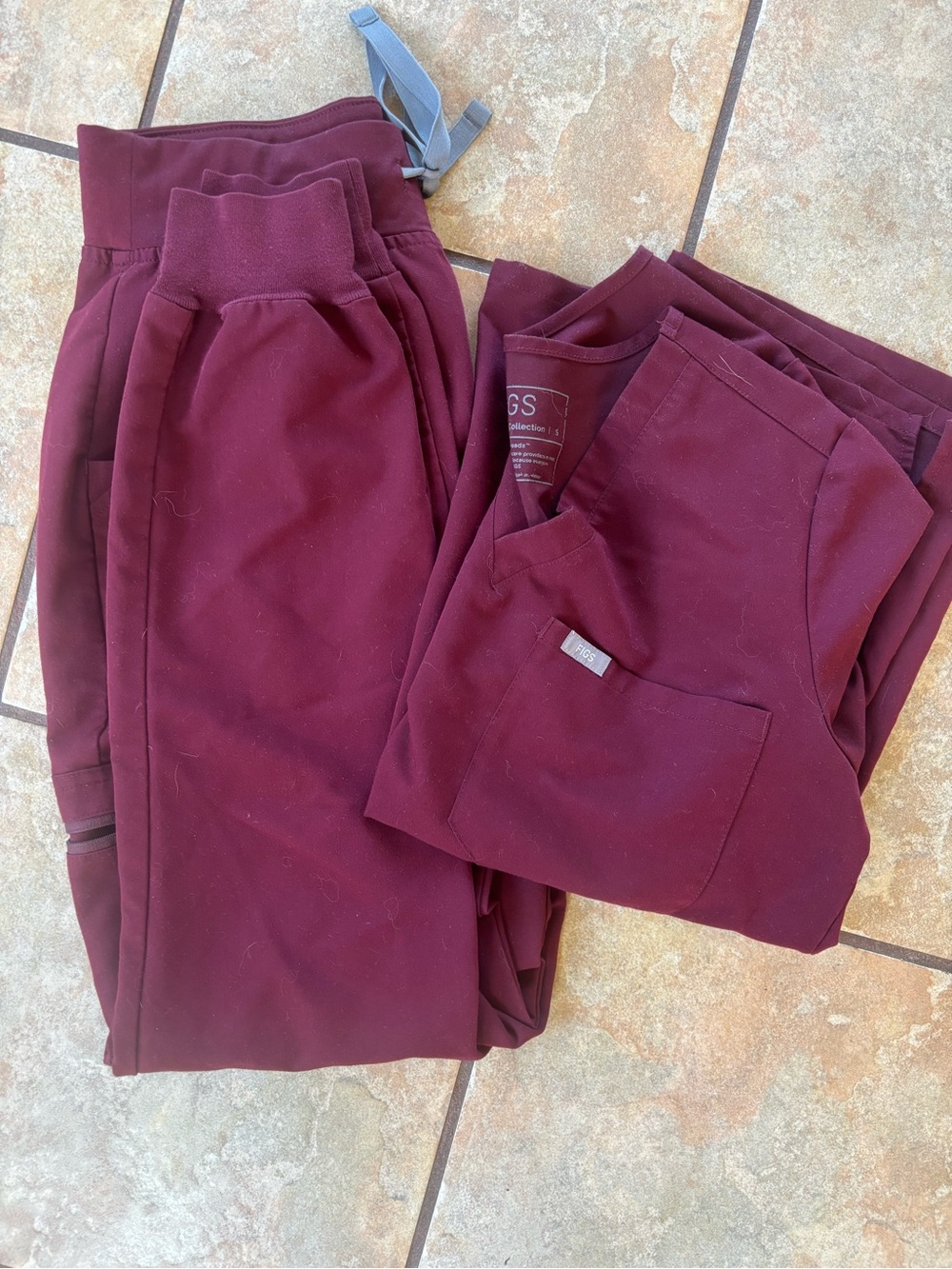 Maroon Scrub Set - Pocket Top & Drawstring Pants